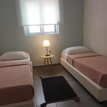アパート 3 Bedrooms Beautiful Comfortable In Rodos Town *